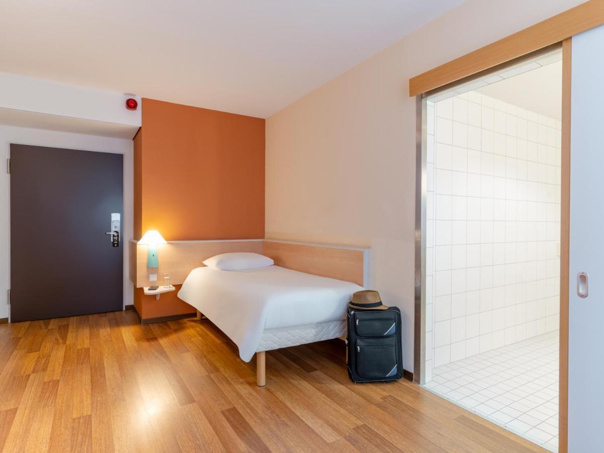 ibis Stuttgart Centrum Exteriör bild