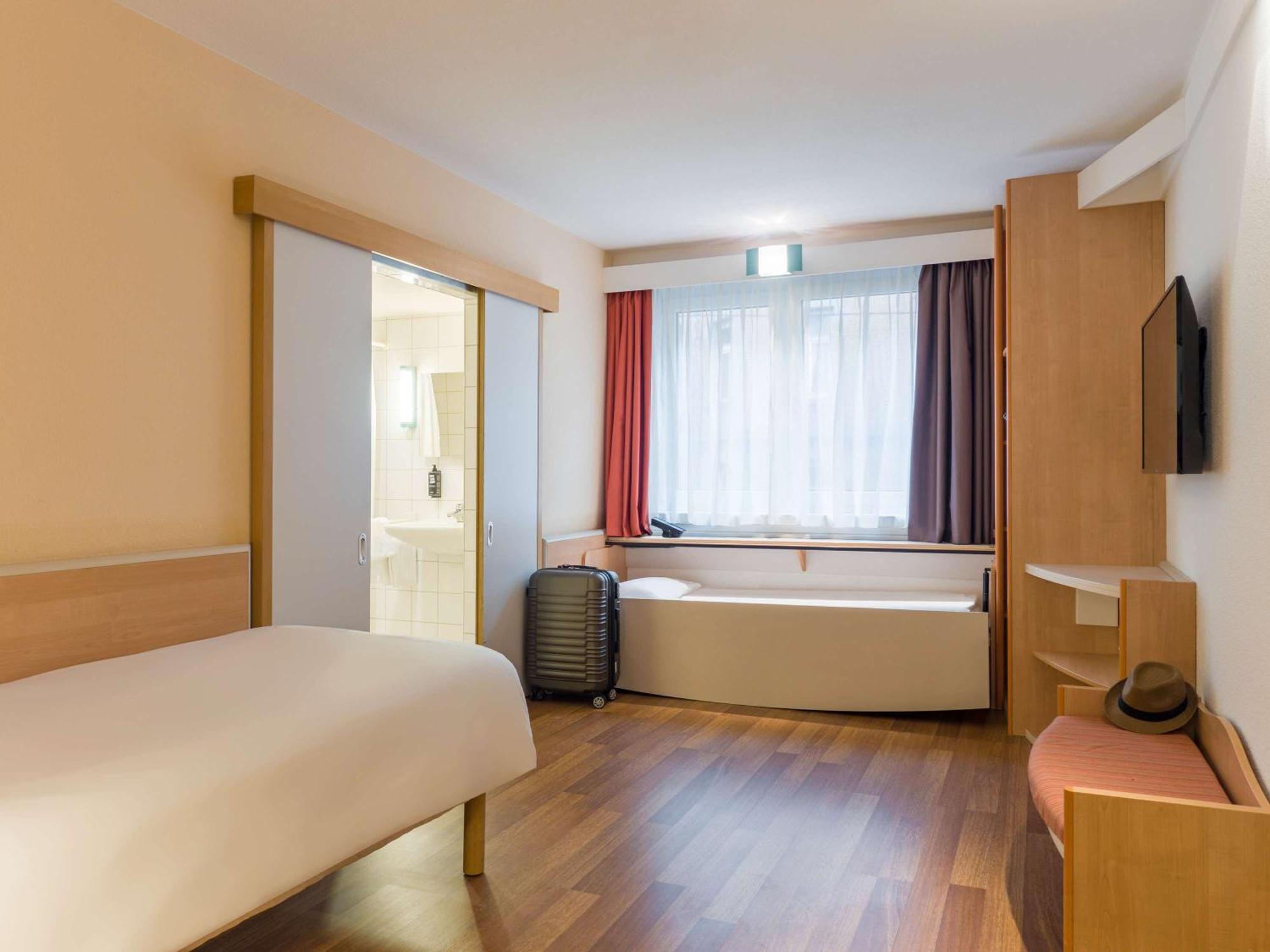 ibis Stuttgart Centrum Exteriör bild