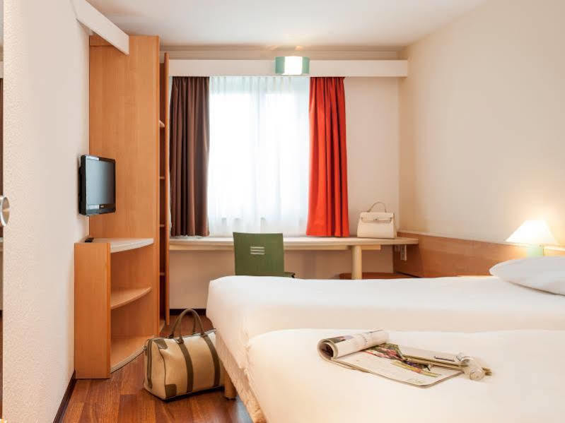 ibis Stuttgart Centrum Exteriör bild